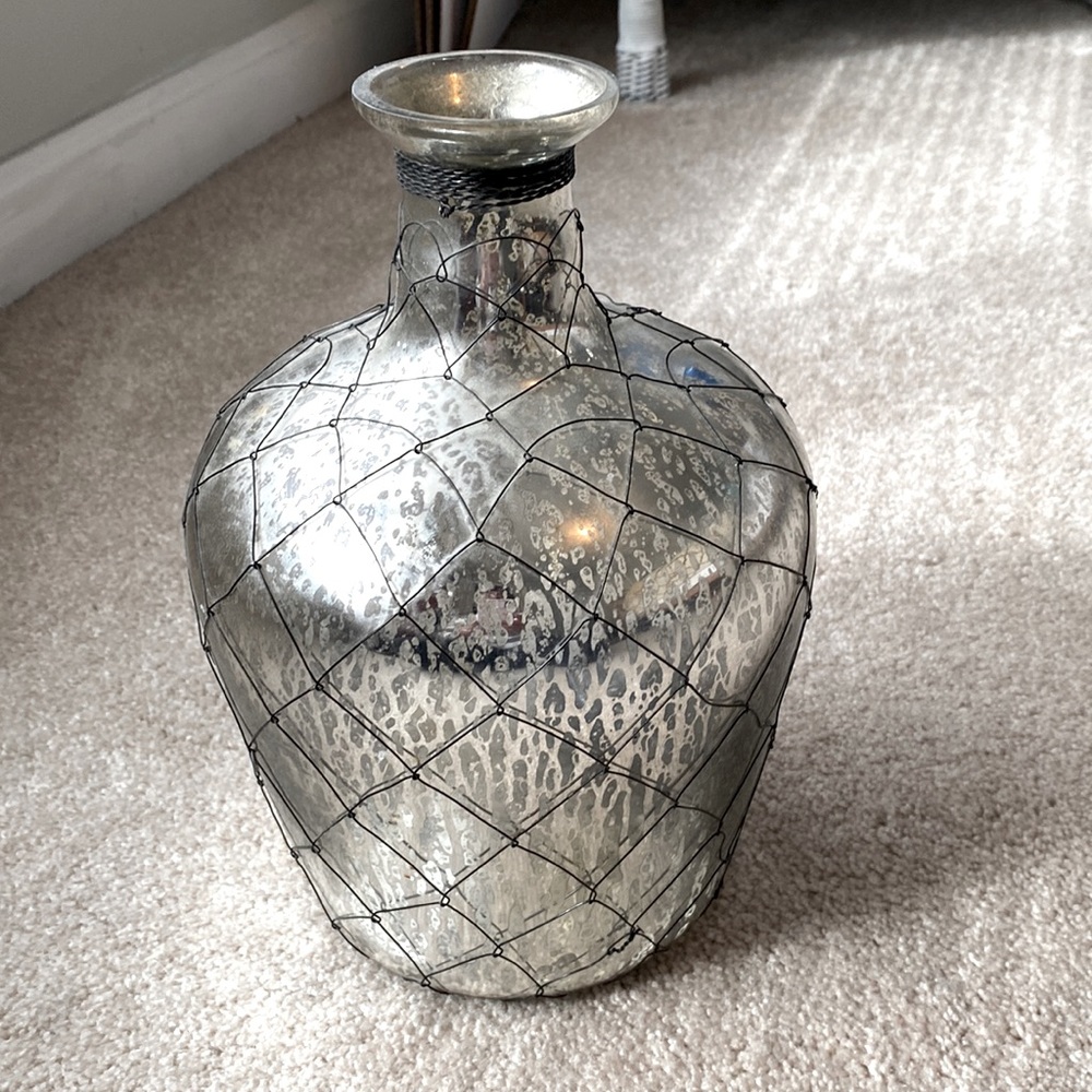 Mercury jar with wire outside